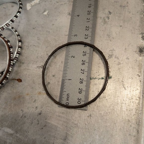 𝅺Lot of 10+ Silver Tone and Brown Beaded Bangle Bracelets - Picture 5 of 5